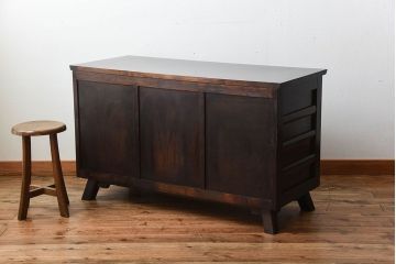 中古　北海道民芸家具　シックな脚付きサイドボード(2)