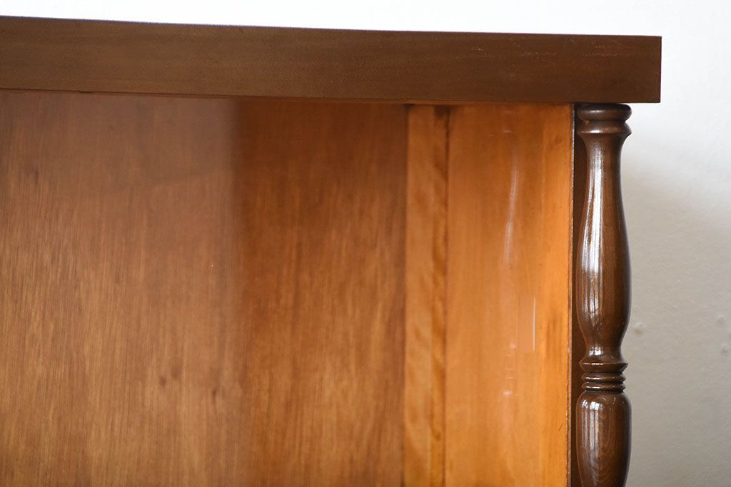 アンティーク家具　和製アンティーク　モールガラス入り!上品なアンティーク本箱