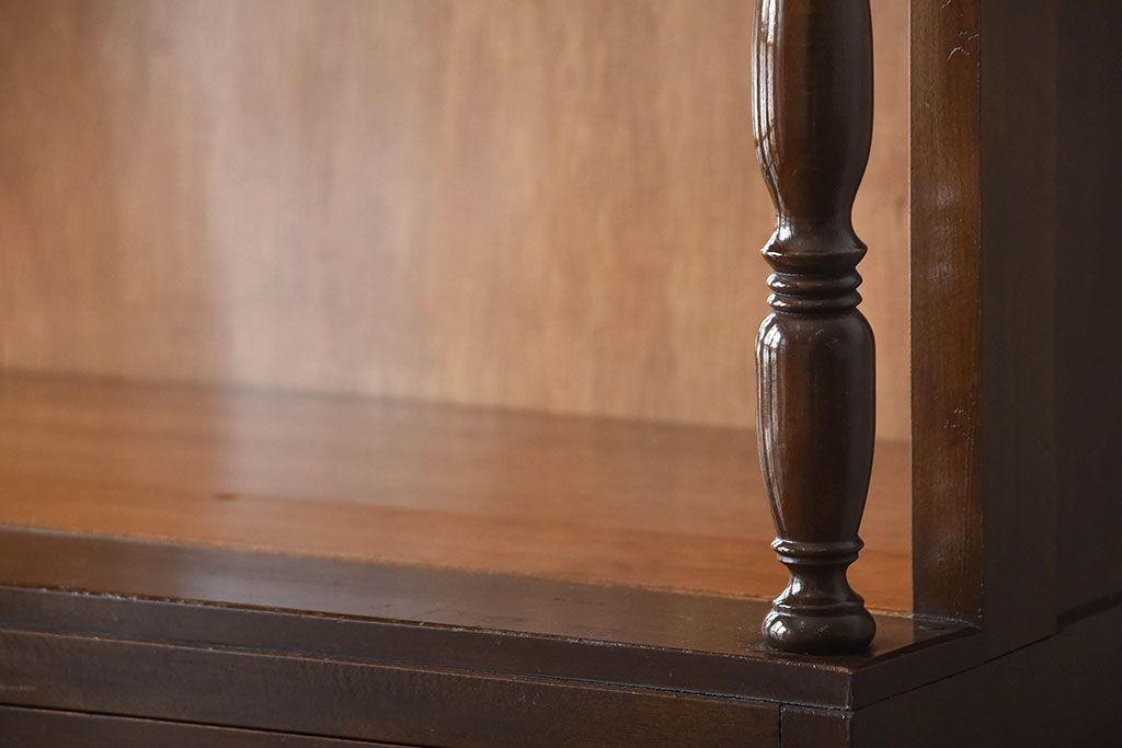 アンティーク家具　和製アンティーク　モールガラス入り!上品なアンティーク本箱