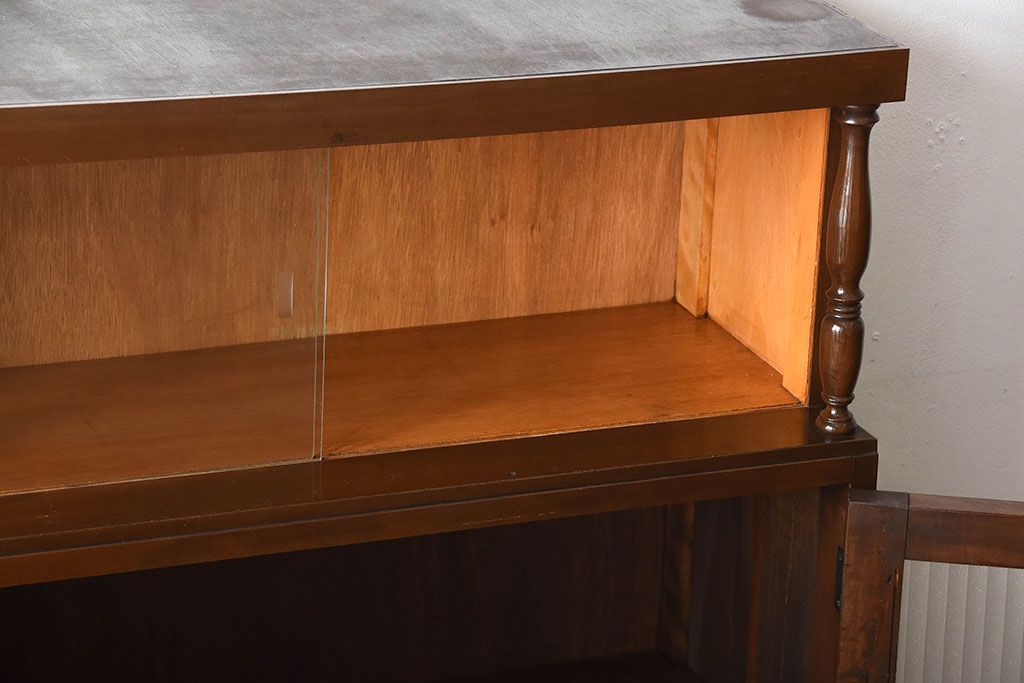 アンティーク家具　和製アンティーク　モールガラス入り!上品なアンティーク本箱