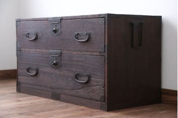 アンティーク家具　和製アンティーク　古い桐材の時代箪笥ローボード(1、桐箪笥、桐たんす)