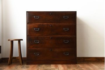 アンティーク家具　和製アンティーク　面取りが上品な前面欅材の高級衣装箪笥(1)