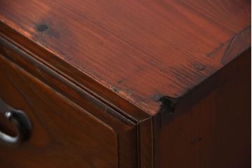 アンティーク家具　和製アンティーク　面取りが上品な前面欅材の高級衣装箪笥(1)