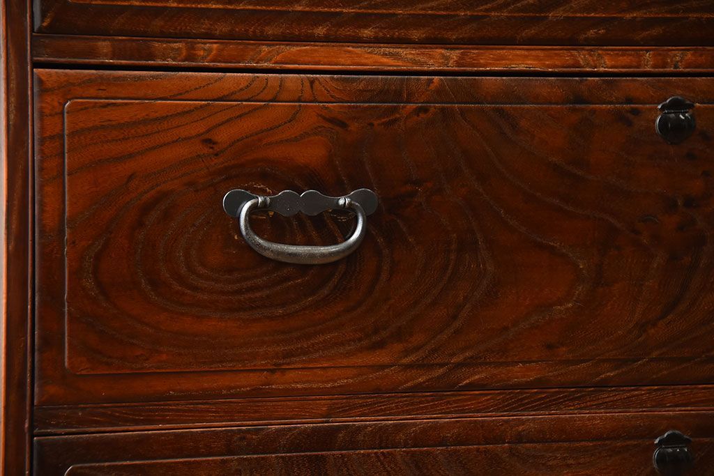 アンティーク家具　和製アンティーク　面取りが上品な前面欅材の高級衣装箪笥(1)