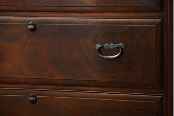 アンティーク家具　和製アンティーク　面取りが上品な前面欅材の高級衣装箪笥(1)