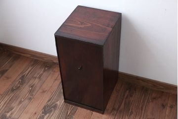 アンティーク家具　和製アンティーク　倹飩(けんどん)式扉の小物収納用木製戸棚