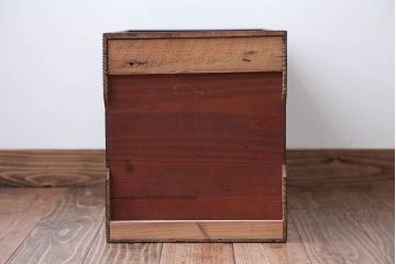 アンティーク家具　和製アンティーク　倹飩(けんどん)式扉の小物収納用木製戸棚