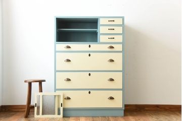 レトロ家具　昭和レトロ　ペイントがかわいいアンティークチェスト