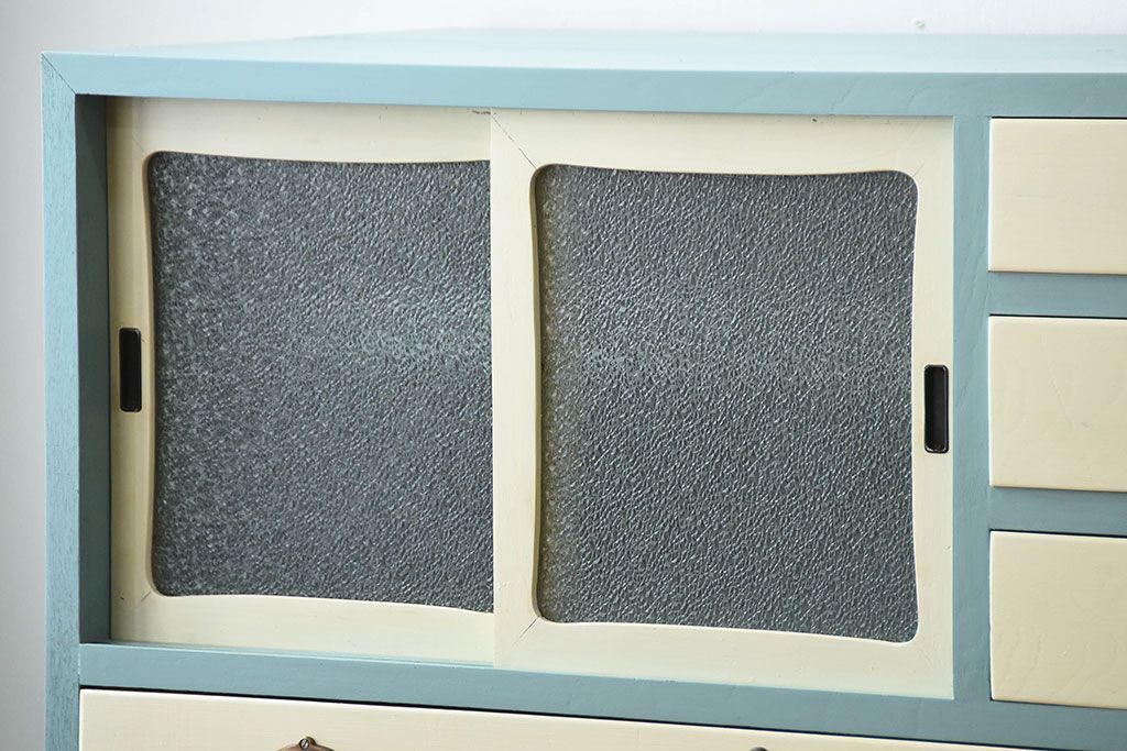 レトロ家具　昭和レトロ　ペイントがかわいいアンティークチェスト