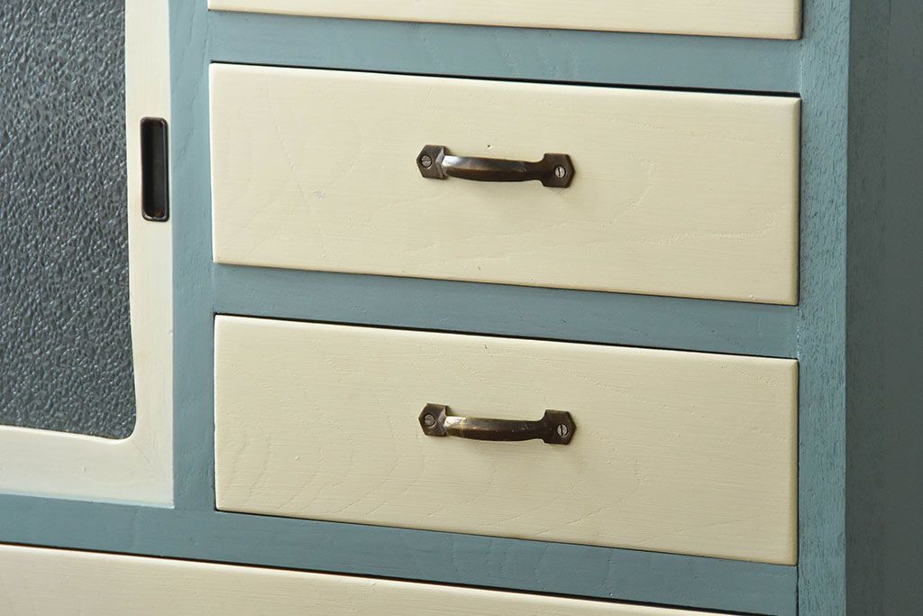 レトロ家具　昭和レトロ　ペイントがかわいいアンティークチェスト