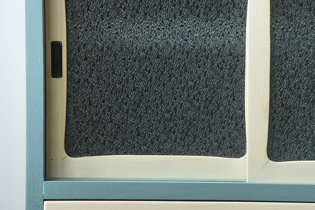 レトロ家具　昭和レトロ　ペイントがかわいいアンティークチェスト