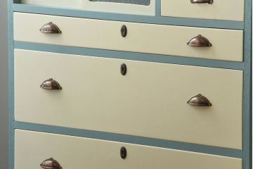 レトロ家具　昭和レトロ　ペイントがかわいいアンティークチェスト