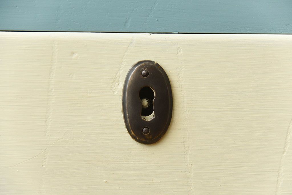 レトロ家具　昭和レトロ　ペイントがかわいいアンティークチェスト