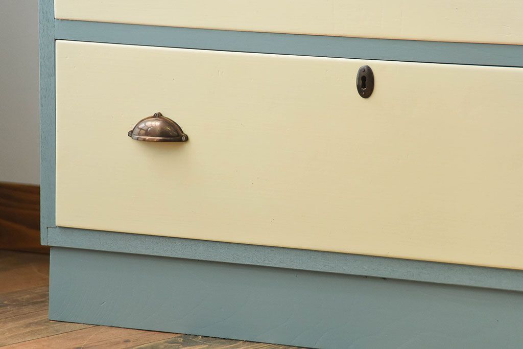 レトロ家具　昭和レトロ　ペイントがかわいいアンティークチェスト