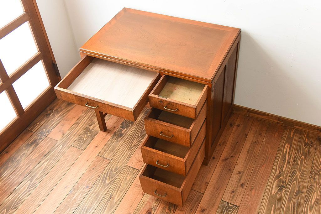 レトロ家具　和製アンティーク　シンプルで小ぶりな昭和レトロスタイルのアンティーク片袖机(デスク)
