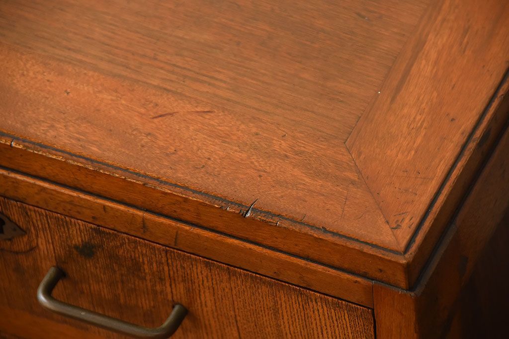 レトロ家具　和製アンティーク　シンプルで小ぶりな昭和レトロスタイルのアンティーク片袖机(デスク)