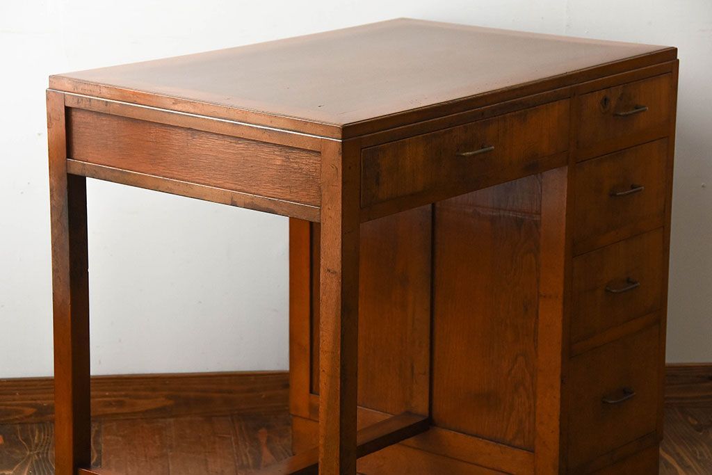 レトロ家具　和製アンティーク　シンプルで小ぶりな昭和レトロスタイルのアンティーク片袖机(デスク)