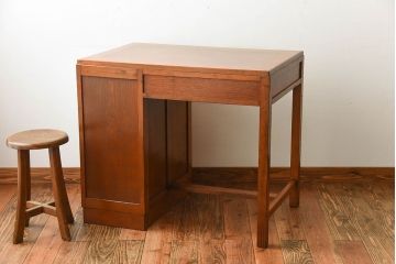 レトロ家具　和製アンティーク　シンプルで小ぶりな昭和レトロスタイルのアンティーク片袖机(デスク)