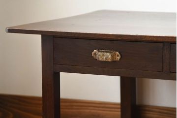 アンティーク家具　和製アンティーク　引き出し2杯付き!古い木製の小さな平机(文机)