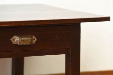 アンティーク家具　和製アンティーク　引き出し2杯付き!古い木製の小さな平机(文机)