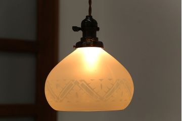 和製アンティーク　オパールガラスのレトロな電笠照明(天井照明)