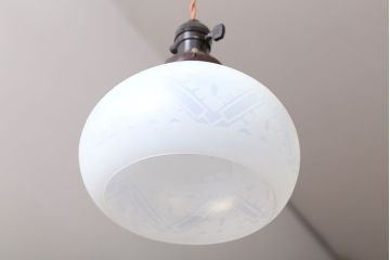 和製アンティーク　オパールガラスのレトロな電笠照明(天井照明)