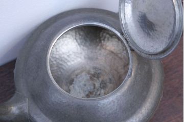 アンティーク雑貨　イギリスアンティーク　W&Co HOMELAND ピューター(錫)製ティーポット