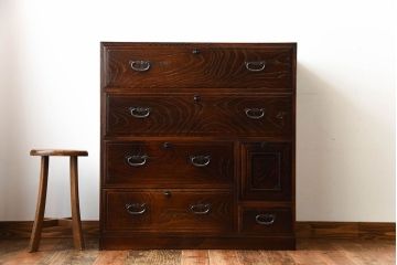 アンティーク家具　和製アンティーク　面取りが上品な前面欅材の高級衣装箪笥(2)