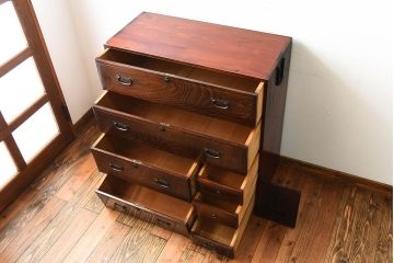 アンティーク家具　和製アンティーク　面取りが上品な前面欅材の高級衣装箪笥(2)