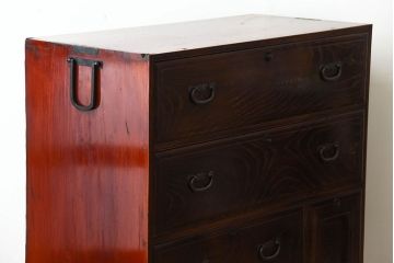 アンティーク家具　和製アンティーク　面取りが上品な前面欅材の高級衣装箪笥(2)