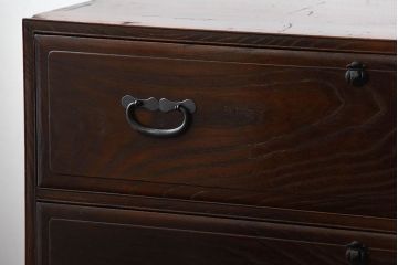 アンティーク家具　和製アンティーク　面取りが上品な前面欅材の高級衣装箪笥(2)