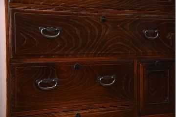 アンティーク家具　和製アンティーク　面取りが上品な前面欅材の高級衣装箪笥(2)