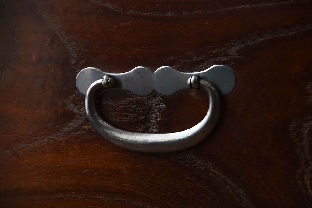 アンティーク家具　和製アンティーク　面取りが上品な前面欅材の高級衣装箪笥(2)