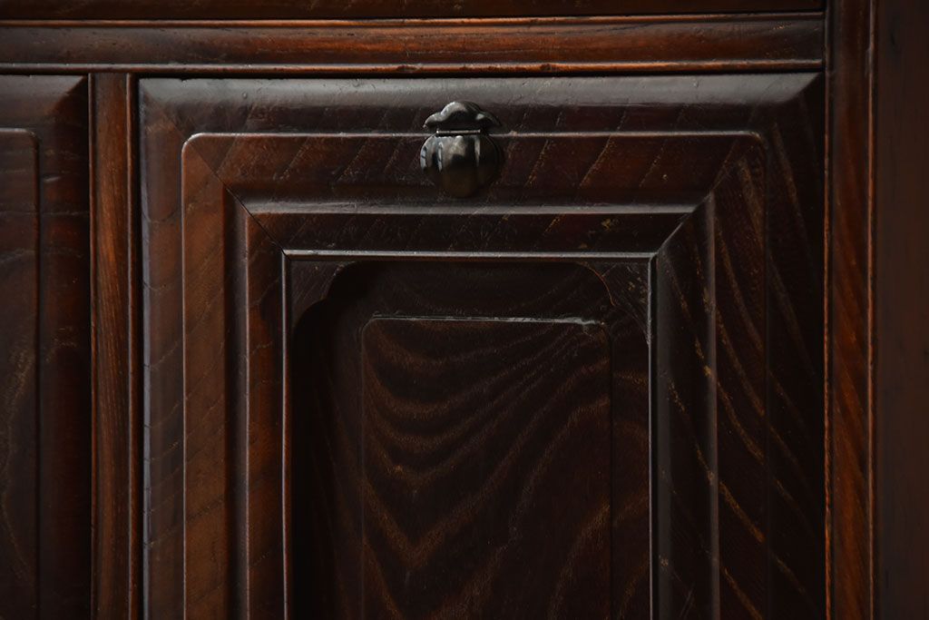 アンティーク家具　和製アンティーク　面取りが上品な前面欅材の高級衣装箪笥(2)