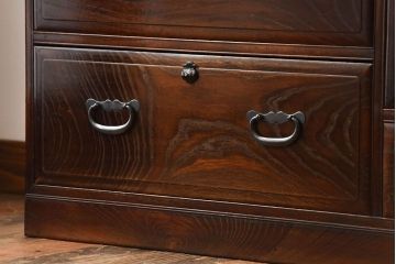 アンティーク家具　和製アンティーク　面取りが上品な前面欅材の高級衣装箪笥(2)