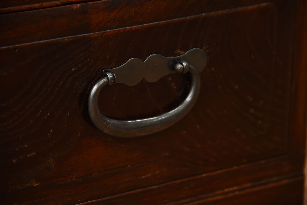 アンティーク家具　和製アンティーク　面取りが上品な前面欅材の高級衣装箪笥(2)