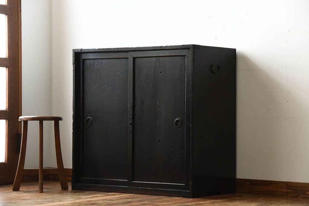 アンティーク家具　古民具・骨董　古い木が味わい深いアンティーク帳場戸棚