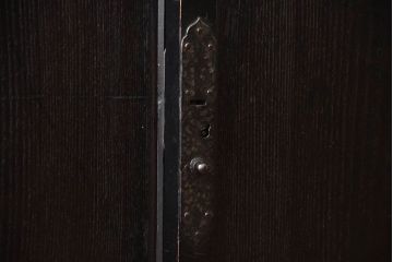 アンティーク家具　古民具・骨董　古い木が味わい深いアンティーク帳場戸棚