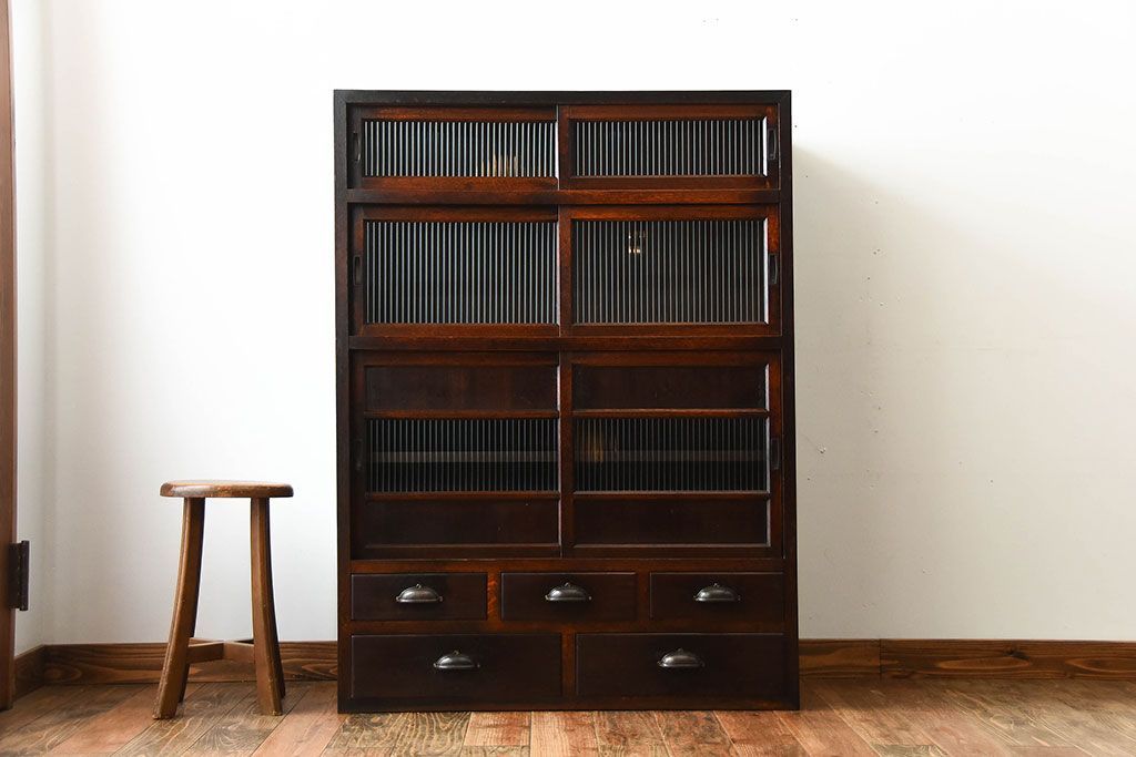 アンティーク家具　和製アンティーク　モールガラス入り!前面欅材の引き出し5杯付きキャビネット