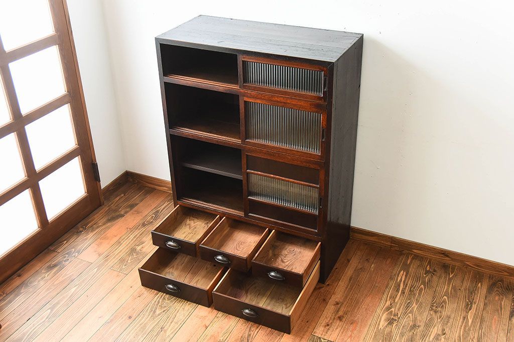 アンティーク家具　和製アンティーク　モールガラス入り!前面欅材の引き出し5杯付きキャビネット