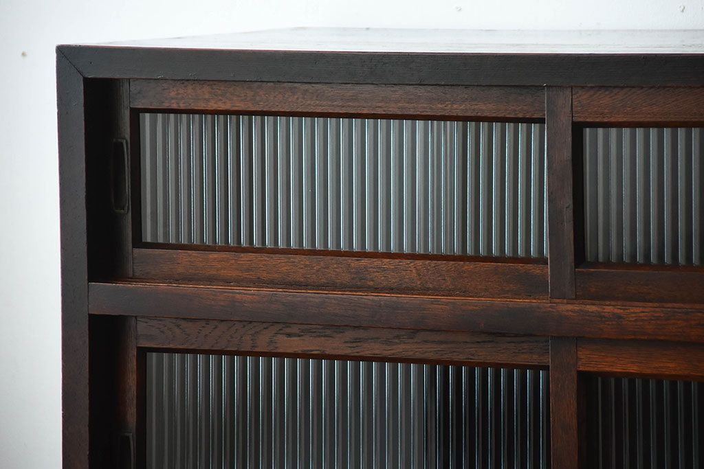 アンティーク家具　和製アンティーク　モールガラス入り!前面欅材の引き出し5杯付きキャビネット