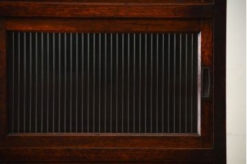 アンティーク家具　和製アンティーク　モールガラス入り!前面欅材の引き出し5杯付きキャビネット