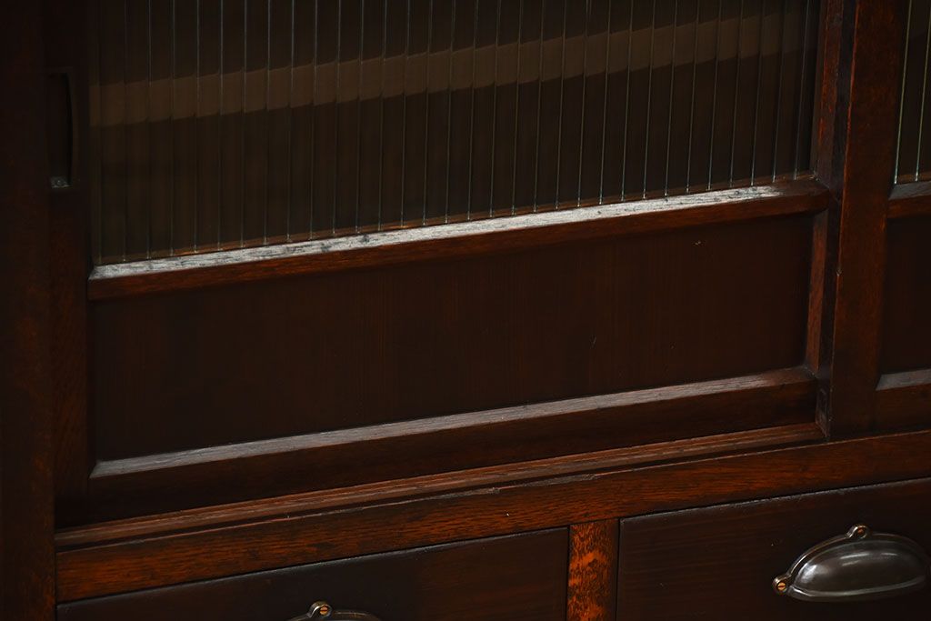 アンティーク家具　和製アンティーク　モールガラス入り!前面欅材の引き出し5杯付きキャビネット