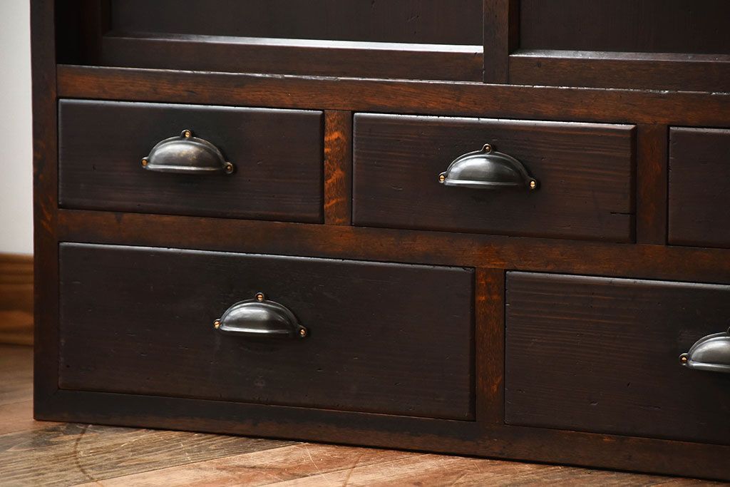 アンティーク家具　和製アンティーク　モールガラス入り!前面欅材の引き出し5杯付きキャビネット