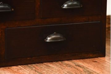 アンティーク家具　和製アンティーク　モールガラス入り!前面欅材の引き出し5杯付きキャビネット