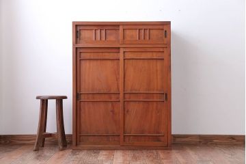 アンティーク家具　和製アンティーク　古い木製のナチュラルな木味の収納戸棚(下駄箱)