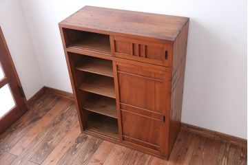 アンティーク家具　和製アンティーク　古い木製のナチュラルな木味の収納戸棚(下駄箱)