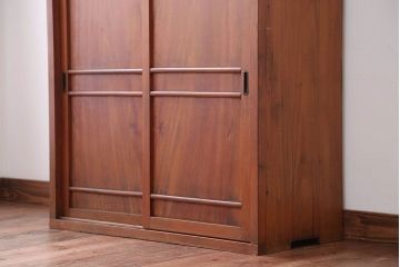 アンティーク家具　和製アンティーク　古い木製のナチュラルな木味の収納戸棚(下駄箱)