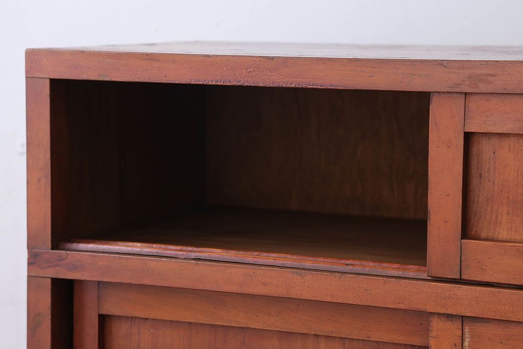 アンティーク家具　和製アンティーク　古い木製のナチュラルな木味の収納戸棚(下駄箱)