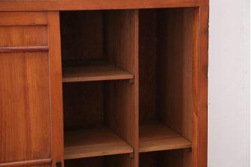 アンティーク家具　和製アンティーク　古い木製のナチュラルな木味の収納戸棚(下駄箱)